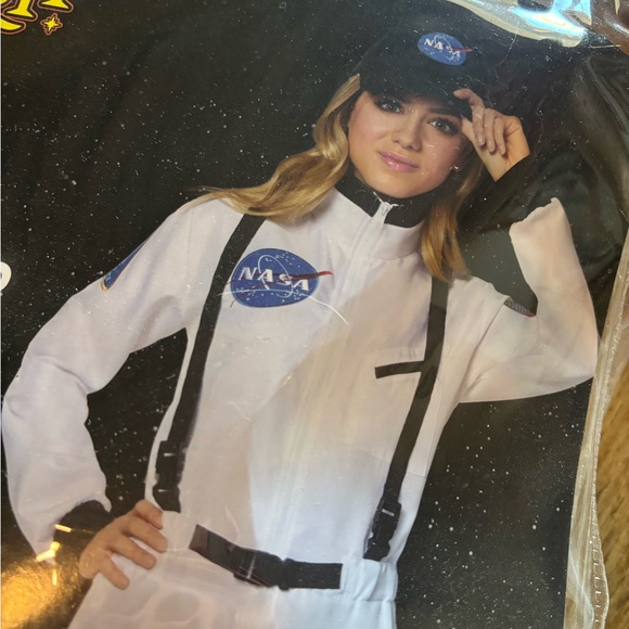 Astronaut Costume - Picture 4 of 6
